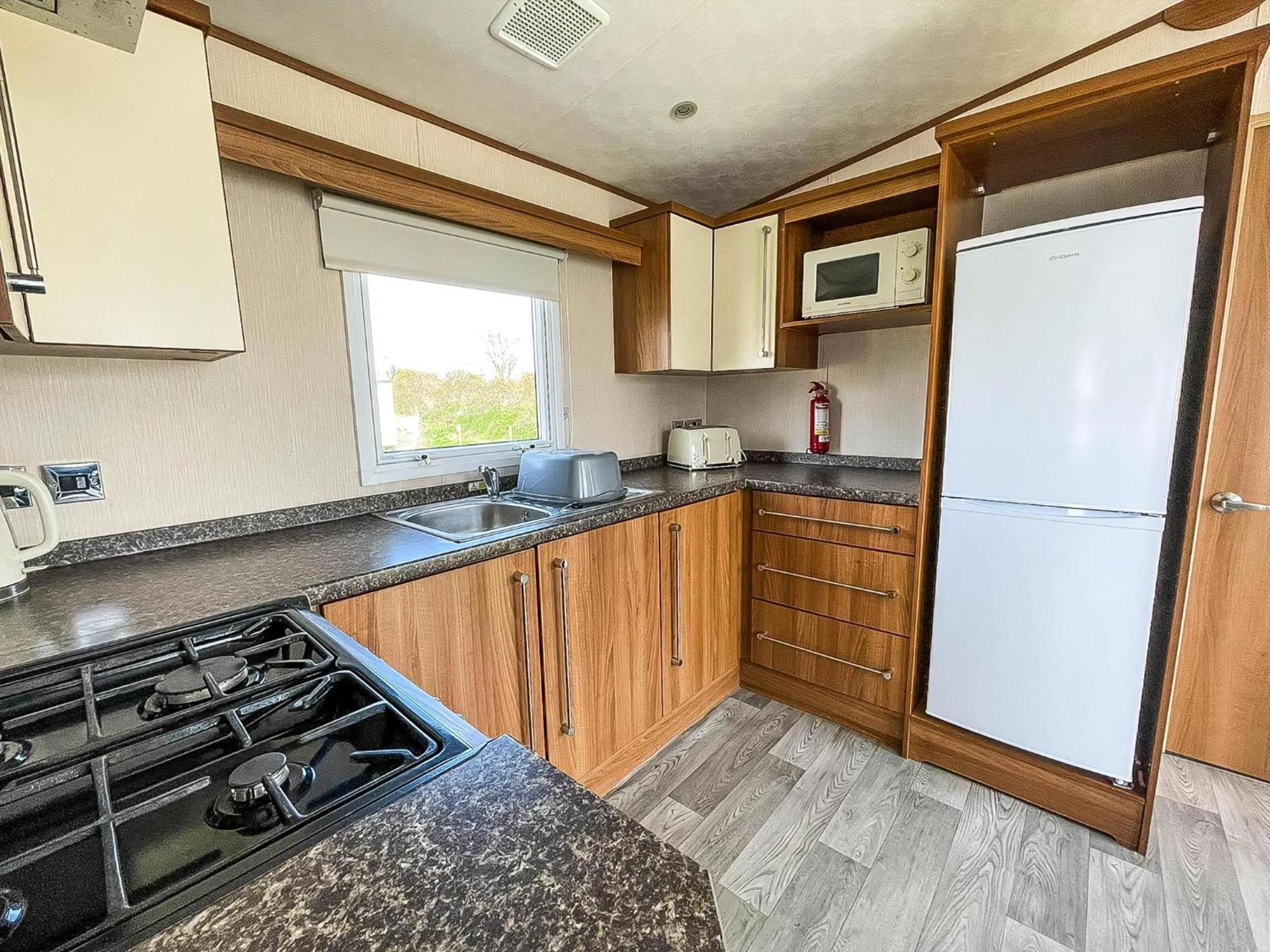 Lovely 8 Berth Caravan At Sunnydale In Lincolnshire Ref 35239S Louth  Exterior foto
