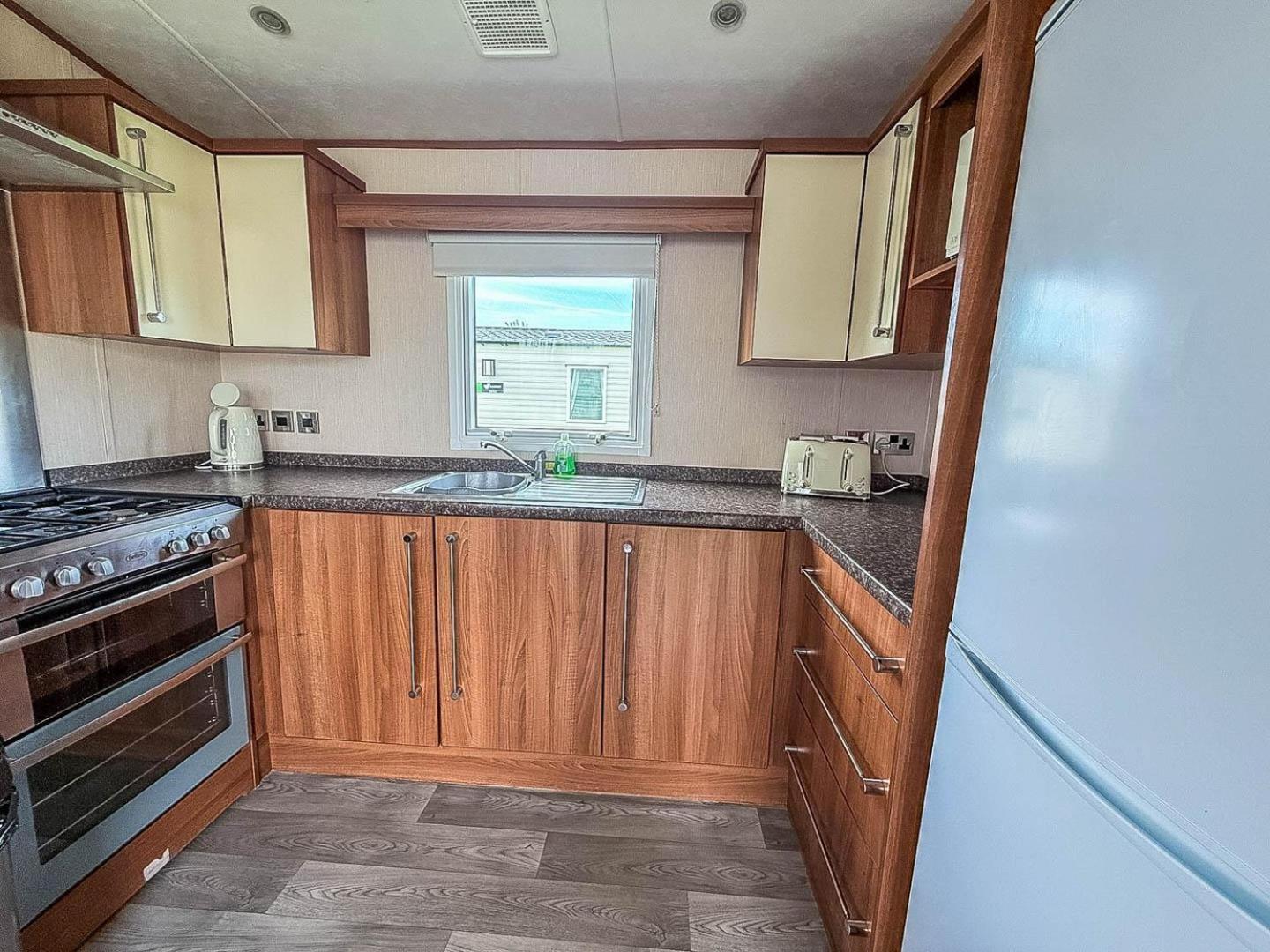 Lovely 8 Berth Caravan At Sunnydale In Lincolnshire Ref 35239S Louth  Exterior foto